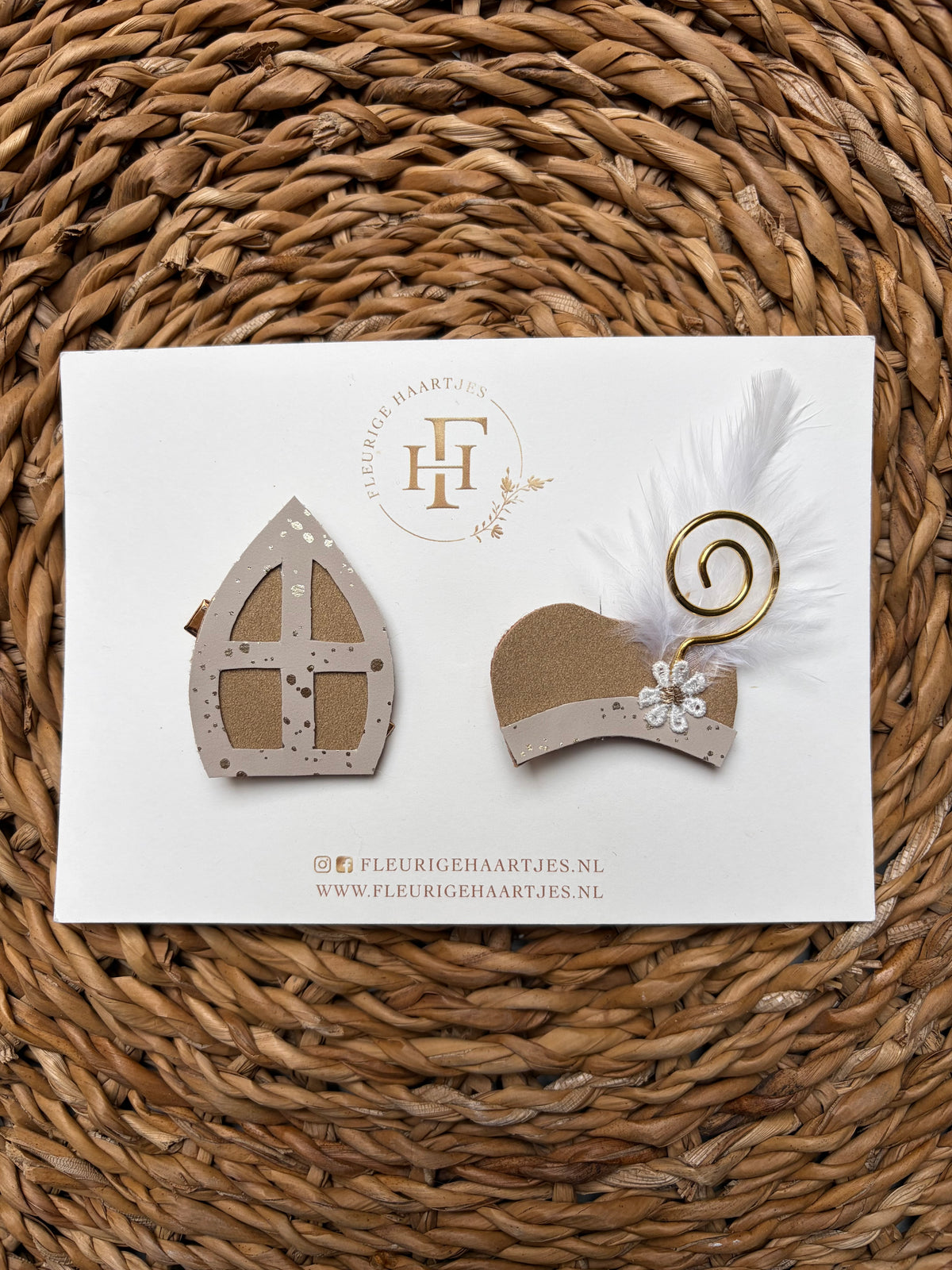 Sinterklaas setje Taupe – Mijter & Pietenmuts